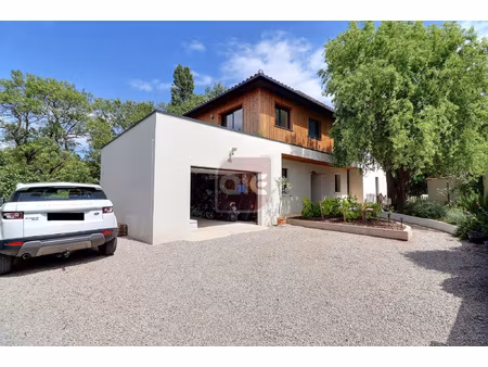 prades-le-lez - villa contemporaine t5 136m2 sur 819 m2 de p
