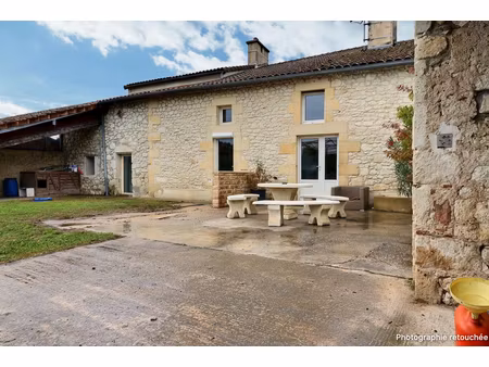 demeure en pierre 258 m² + dépendances 100 m² ? volumes exceptionnels  caractère authentiq
