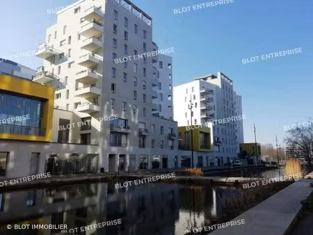location bureaux 180 m²