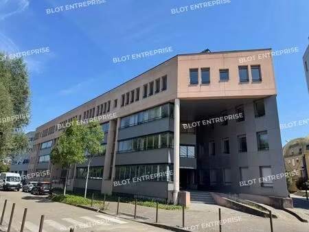 location bureaux 612 m²