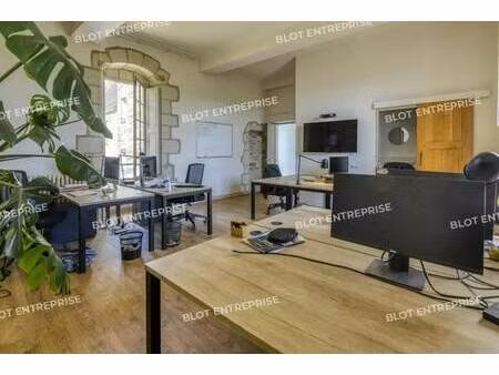 location bureaux 210 m²