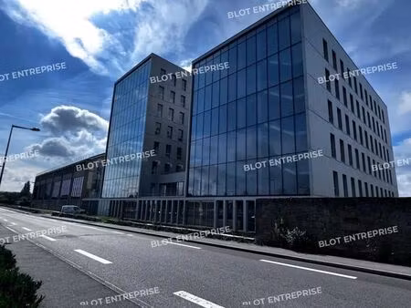 location bureaux 408 m² à 1 843 m²
