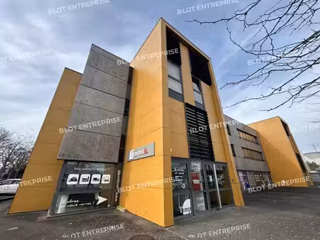 location bureaux 144m²
