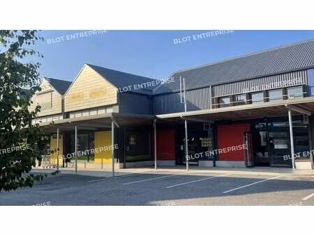 location commerce guerande 44350 179m²