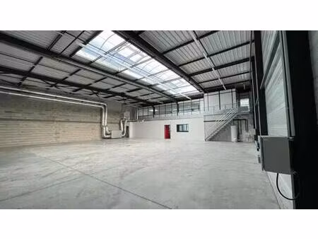 location entrepôt certines 01240 523m²