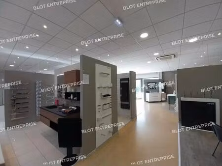 location local d’activités la baule escoublac 44500 1217m²