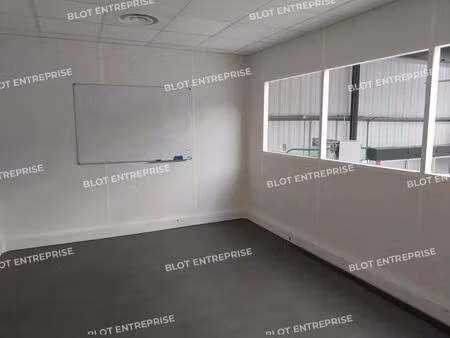 location local d’activités nantes 44300 1012m²