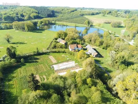 corps de ferme - 12 pièces - 248m² sur 4 1 ha de terrain