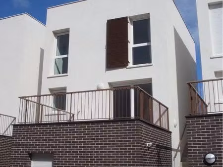 3 pièces en duplex + terrasse + place de parking