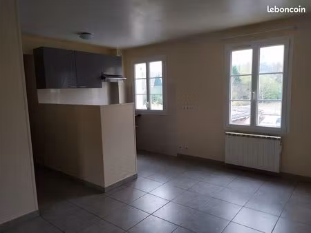 f3 duplex monchy st eloi proche gare