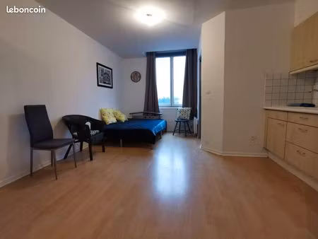 studio de 24 m2 avec terrasse sur croix centre