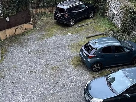 place de parking à louer