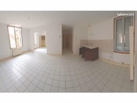 st satur  loue appartement à st thibault type f4 de 66 m² 