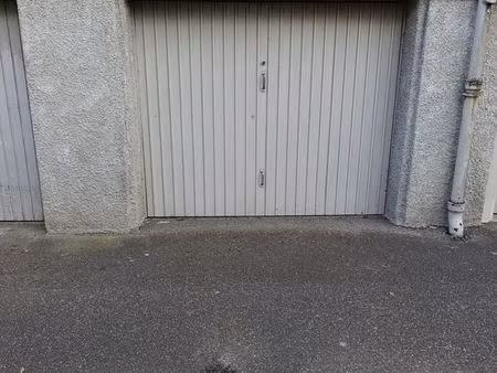 location garage fermé