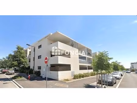 coup de coeur assuré pour ce f2 avec terrasse et parking