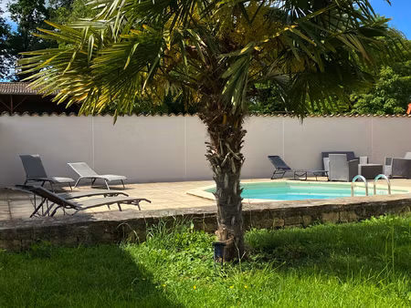 macon est - ferme 195 m2 - 5 chambres - dependances -