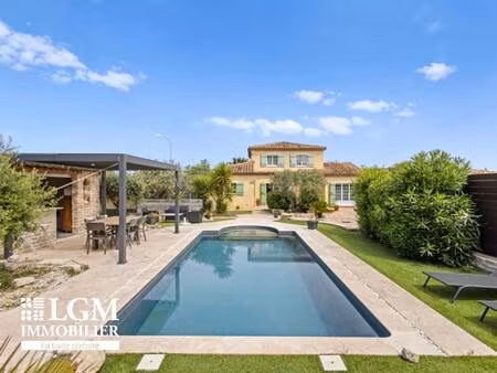 maison type 6 de 165 m2 avec piscine