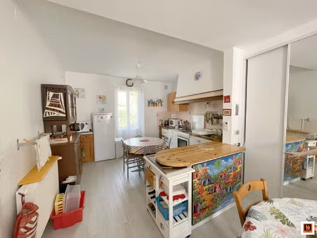 jolie maison avec jardin et garage
