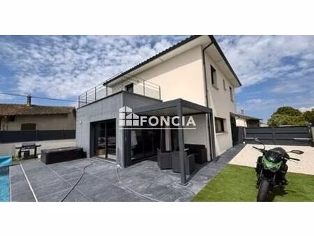 maison renovee + piscine - pizay