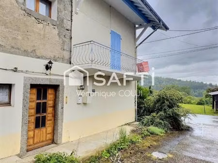 maison de village avec vue lac et fort potentiel située à orcier