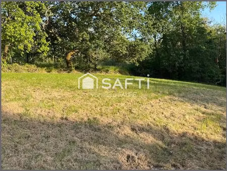 opportunité: terrain de 800 m2 constructible en deuxième ligne