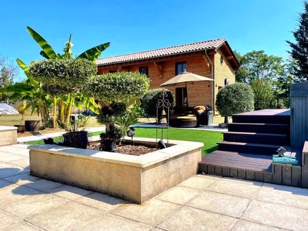 maison familiale rénovée avec piscine  vaste terrasse et potentiel pour logement d’amis  à