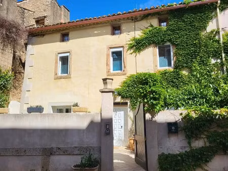 maison de caractère à fort potentiel pour activité de gîte avec 5 chambres en-suite.