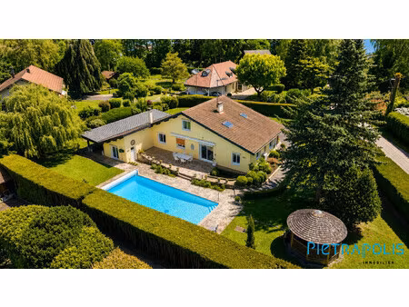 maison individuelle sur 1700 m²