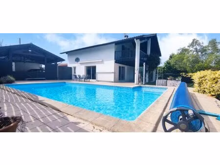 maison famille 5 p avec piscine   sur terrain 2000 m2