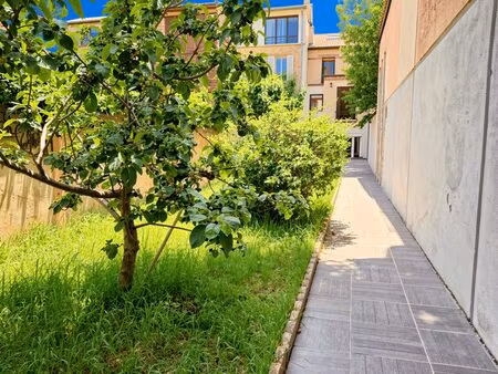 a vendre maison 5 pieces avec beau jardin et studio independa
