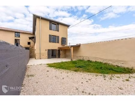 maison de luxe en vente à blacé  france