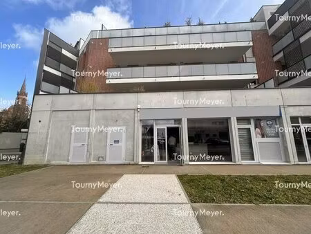 location commerce l union 31240 168m²
