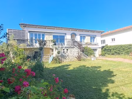 grande maison familiale à faire revivre