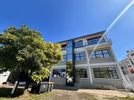 location bureaux 378m²