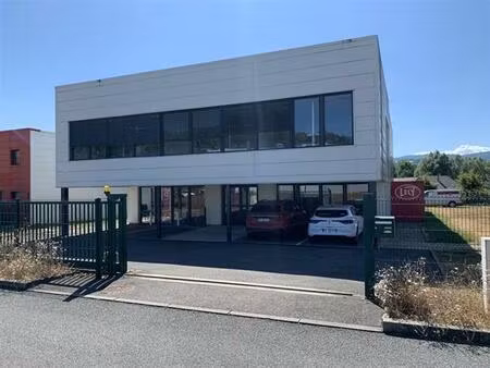 location bureau saint felix 157 m²