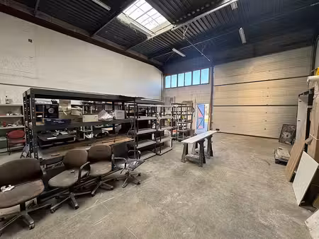 location local d'activités vernouillet 816 m²