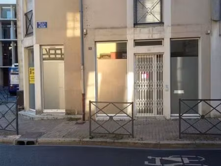 location commerce poitiers 45 m²