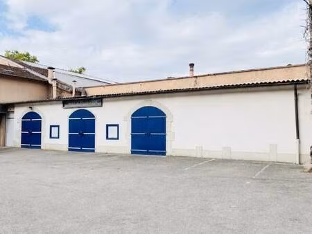 local commercial 240m2 + parking
