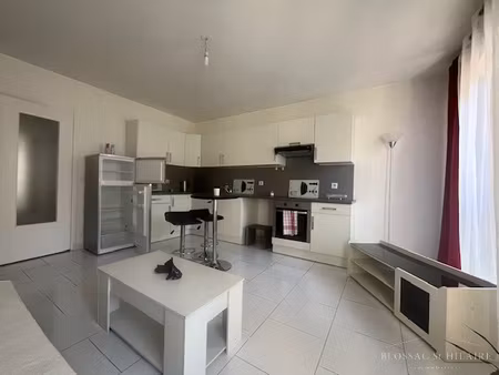 poitiers centre  residence cordeliers  t2 meuble avec parkin