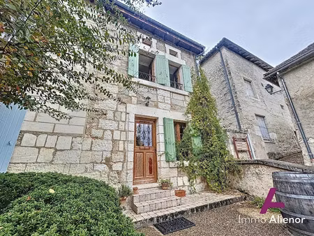 vente maison 4 pièces 110 m² à aubeterre-sur-dronne (16390)  153 000 €