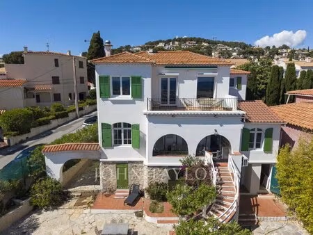 appartement indépendant avec aperçu mer à bandol – jardin et potentiel d’aménagement