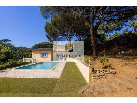 a rénover  villa avec piscine  plage à pieds