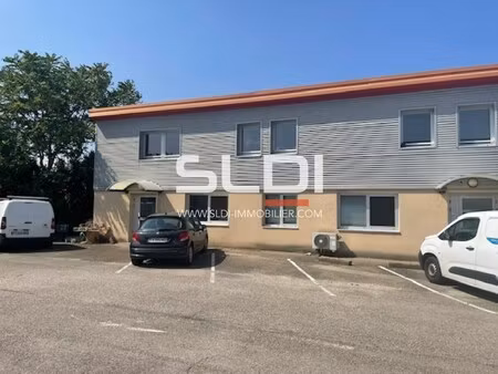 location local professionnel 157m² chassieu 69680