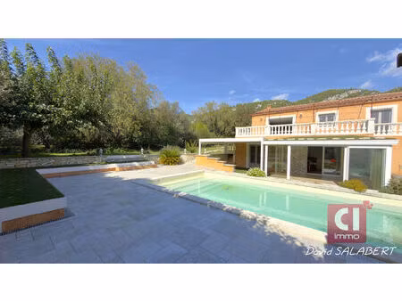 a vendre cuges-les-pins - maison 163 m² avec t2 indépendant et garage 100 m²