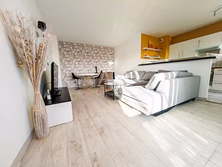 location appartement 3 pièces 56 m² à cergy (95800)