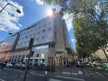 location local professionnel 70m² lyon 6ème