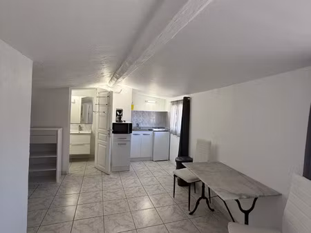 location appartement 1 pièce 14 m² à aubagne (13400)