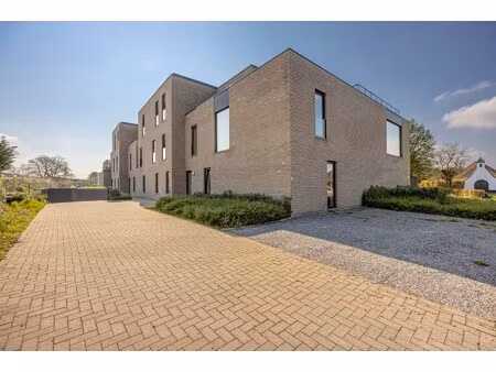 ruim gelijkvloers appartement met 2 slaapkamers en terras in residentie moleneynde.