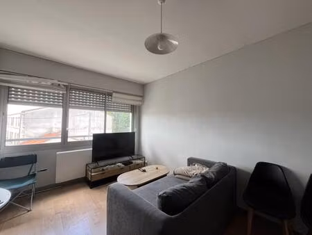 a louer - studio non meuble - bordeaux cauderan