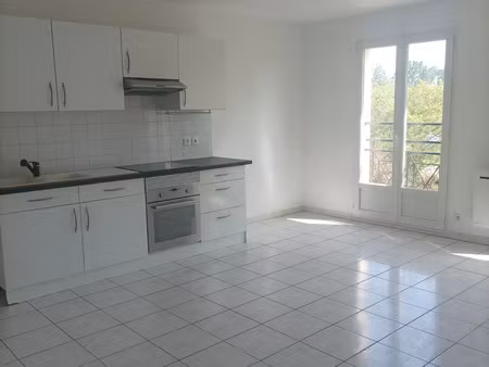 location appartement 3 pièces 55 m² à yerres (91330)